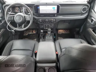 2024 Jeep Gladiator Sport S with VIN 1C6HJTAG2RL125730, listed as a Copart auction lot 60064095 with 10,173 mi miles and Salvage title. Bid and sale history available at DreamBid. Image 8.