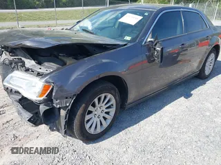 2014 Chrysler 300 z VIN 2C3CCAAG1EH212760, wystawiony jako IAAI lot #42139245 z przebiegiem 129 868 mil mil oraz . Historia ofert i sprzedaży dostępna na DreamBid. Obrazek 19.