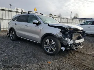 2023 Kia Sorento Hybrid SX Prestige with VIN KNDRKDLG4P5227965, listed as a Copart auction lot 84883134 with 17,728 mi miles and Salvage Title. Bid and sale history available at carsss.com. Image 4.