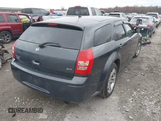 2008 Dodge Magnum SXT with VIN 2D4FV37VX8H225695, listed as a IAAI auction lot 42037741 with 196,099 mi miles and . Bid and sale history available at carsss.com. Image 4.