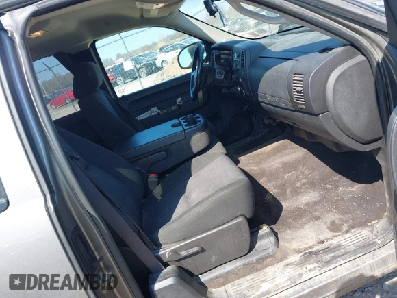 2013 GMC Sierra 1500 SLE z VIN 1GTR2VE74DZ105579, wystawiony jako IAAI lot #42101936 z przebiegiem 139 264 mil mil oraz . Historia ofert i sprzedaży dostępna na DreamBid. Obrazek 5.