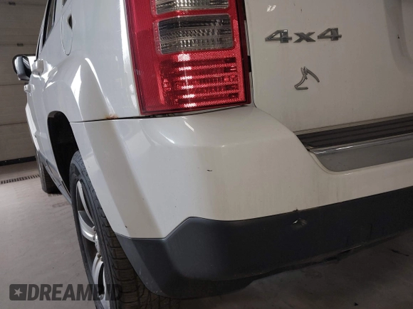 2016 Jeep Patriot High Altitude Edition with VIN 1C4NJRFB6GD581944, listed as a IAAI auction lot 41977804 with 162,906 mi miles. Bid and sale history available at carsss.com. Image 21.