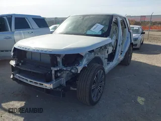 2025 Land Rover Range Rover SE with VIN SALKP9E92SA276184, listed as a IAAI auction lot 41824604 with 1,601 mi miles. Bid and sale history available at carsss.com. Image 18.