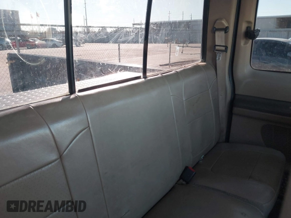 2001 Ford Super Duty F-250 XL with VIN 1FTNX20F01EA27544, listed as a IAAI auction lot 41395573 with 320,395 mi miles. Bid and sale history available at carsss.com. Image 8.