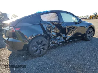 2024 Tesla Model Y Long Range z VIN 7SAYGAEE6RF106267, wystawiony jako Copart lot #53386675 z przebiegiem 8454 mil mil oraz Szkoda całkowita • Salvage title. Historia ofert i sprzedaży dostępna na DreamBid. Obrazek 3.