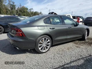 2021 Volvo S60 Momentum with VIN 7JR102FZ5MG108618, listed as a Copart auction lot 42124914 with 23,553 mi miles. Bid and sale history available at carsss.com. Image 3.