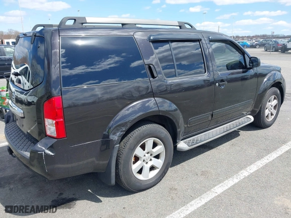 2011 Nissan Pathfinder LE with VIN 5N1AR1NB1BC601571, listed as a IAAI auction lot 41981127 with 175,849 mi miles. Bid and sale history available at carsss.com. Image 4.