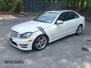 2012 Mercedes-Benz C 300 Sport с VIN WDDGF8BB7CR212099, выставлен на аукционе IAAI как лот 42411121 с пробегом 202 811 миль миль и . История ставок и продаж доступна на DreamBid. Изображение 17.