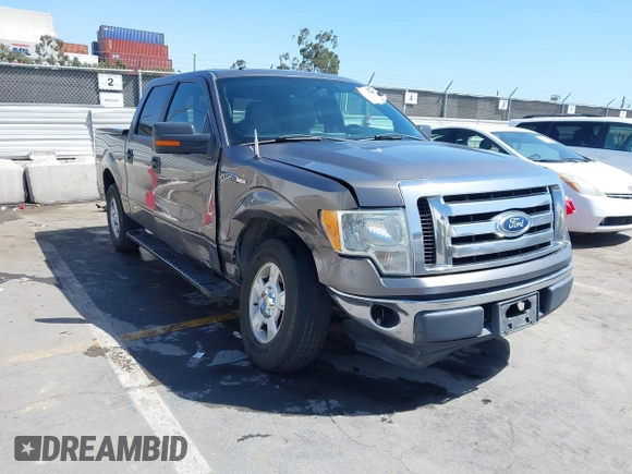 2011 Ford F-150 XL with VIN 1FTEW1CM3BFA73985, listed as a IAAI auction lot 41948818 with 84,436 mi miles. Bid and sale history available at carsss.com. Image 1.