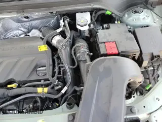 2025 Chevrolet Trax ACTIV with VIN KL77LKEP1SC196732, listed as a Copart auction lot 82047415 with 6,301 mi miles and Salvage title. Bid and sale history available at DreamBid. Image 15.