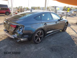 2024 Audi A5 Sportback S line Premium Plus z VIN WAUFACF53RA072231, wystawiony jako IAAI lot #41291343 z przebiegiem 2 089 mil mil oraz . Historia ofert i sprzedaży dostępna na DreamBid. Obrazek 4.