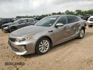 2017 Kia Optima EX z VIN 5XXGU4L35HG157145, wystawiony jako Copart lot #54607925 z przebiegiem 107 797 mil mil oraz Szkoda całkowita • Salvage title. Historia ofert i sprzedaży dostępna na DreamBid. Obrazek 1.