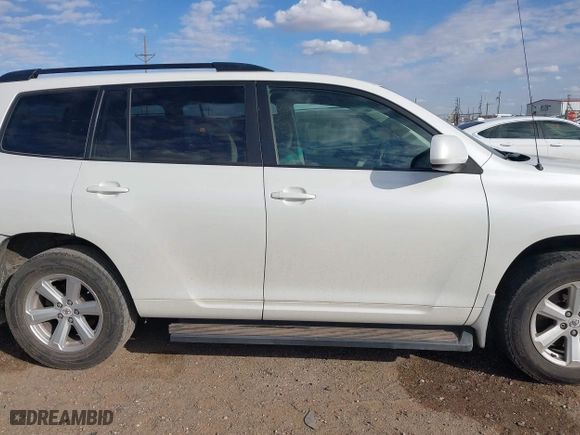 2009 Toyota Highlander with VIN JTEDS41A192085373, listed as a IAAI auction lot 41251958 with 343,397 mi miles. Bid and sale history available at carsss.com. Image 13.