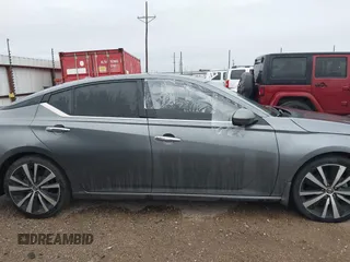 2019 Nissan Altima 2.5 Platinum with VIN 1N4BL4FVXKC174868, listed as a IAAI auction lot 41939991 with 63,022 mi miles. Bid and sale history available at carsss.com. Image 13.