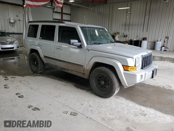 2008 Jeep Commander Sport with VIN 1J8HG48K48C108118, listed as a Copart auction lot 52482685 with 212,000 mi miles and Salvage Title. Bid and sale history available at carsss.com. Image 4.