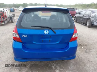 2007 Honda Fit Sport z VIN JHMGD38697S066329, wystawiony jako IAAI lot #42312163 z przebiegiem 174 935 mil mil oraz . Historia ofert i sprzedaży dostępna na DreamBid. Obrazek 16.