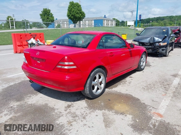2001 Mercedes-Benz SLK 230/320 with VIN WDBKK65FX1F211044, listed as a IAAI auction lot 42210103 with 139,226 mi miles and . Bid and sale history available at DreamBid. Image 4.