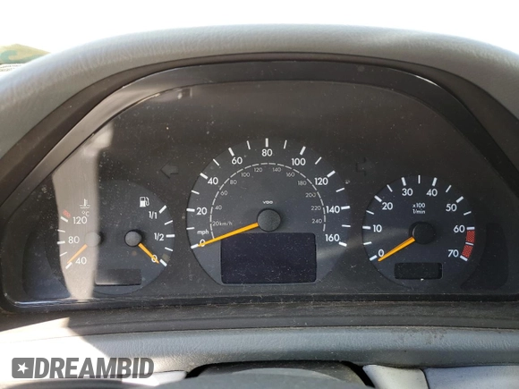 2003 Mercedes-Benz CLK 320 z VIN WDBLK65G43T131711, wystawiony jako Copart lot #48130915 z przebiegiem Nie podano mil oraz Szkoda całkowita • Salvage title. Historia ofert i sprzedaży dostępna na DreamBid. Obrazek 9.