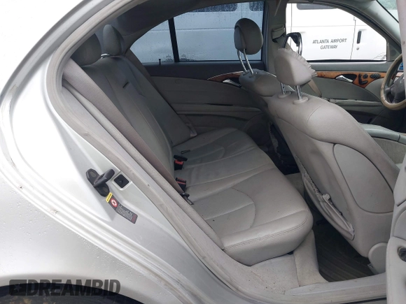 2005 Mercedes-Benz E-Class 3.2L CDI with VIN WDBUF26JX5A540368, listed as a IAAI auction lot 41424407 with 282,470 mi miles. Bid and sale history available at carsss.com. Image 8.