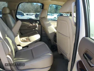2010 Chevrolet Tahoe LTZ z VIN 1GNUCCE07AR209260, wystawiony jako Copart lot #89084135 z przebiegiem 286 975 mil mil oraz Szkoda całkowita • Salvage title. Historia ofert i sprzedaży dostępna na DreamBid. Obrazek 10.