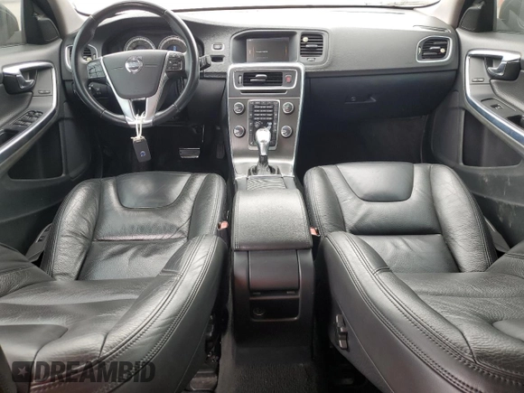 2013 Volvo S60 T5 Premier z VIN YV1612FS1D2207965, wystawiony jako Copart lot #53524305 z przebiegiem 142 117 mil mil oraz Czysty tytuł • Clean title. Historia ofert i sprzedaży dostępna na DreamBid. Obrazek 8.