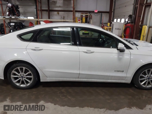 2019 Ford Fusion SE with VIN 3FA6P0LUXKR188040, listed as a IAAI auction lot 41079252 with 113,667 mi miles and . Bid and sale history available at carsss.com. Image 13.