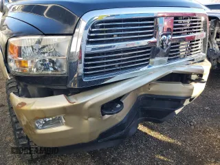 2012 Ram 3500 Laramie Limited z VIN 3C63D3NL0CG213091, wystawiony jako Copart lot #46996525 z przebiegiem 116 776 mil mil oraz Szkody całkowita. Historia ofert i sprzedaży dostępna na DreamBid. Obrazek 9.