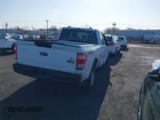 2022 Ford F-150 XL z VIN 1FTEX1CB6NKD03039, wystawiony jako IAAI lot #41930263 z przebiegiem 13 391 mil mil oraz . Historia ofert i sprzedaży dostępna na DreamBid. Obrazek 4.