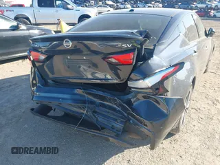 2019 Nissan Altima 2.5 SV with VIN 1N4BL4DV9KC117080, listed as a IAAI auction lot 41827686 with 84,228 mi miles. Bid and sale history available at carsss.com. Image 6.