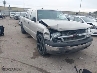 2004 Chevrolet Silverado 1500 Crew Cab LS with VIN 2GCEC13T341405563, listed as a IAAI auction lot 41904601 with 179,931 mi miles. Bid and sale history available at carsss.com. Image 1.