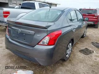 2019 Nissan Versa SV z VIN 3N1CN7AP3KL818334, wystawiony jako IAAI lot #41932878 z przebiegiem Nie podano mil oraz . Historia ofert i sprzedaży dostępna na DreamBid. Obrazek 4.