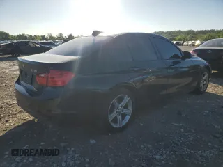 2015 BMW 3 Series 328i xDrive z VIN WBA3B5C56FF960700, wystawiony jako Copart lot #56754225 z przebiegiem 121 966 mil mil oraz Szkoda całkowita • Salvage title. Historia ofert i sprzedaży dostępna na DreamBid. Obrazek 3.