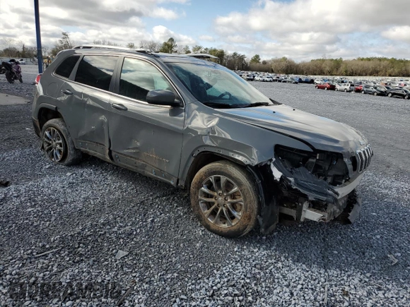 2021 Jeep Cherokee Latitude Lux with VIN 1C4PJLMX8MD144043, listed as a Copart auction lot 45337245 with 27,582 mi miles and Salvage Title. Bid and sale history available at carsss.com. Image 4.