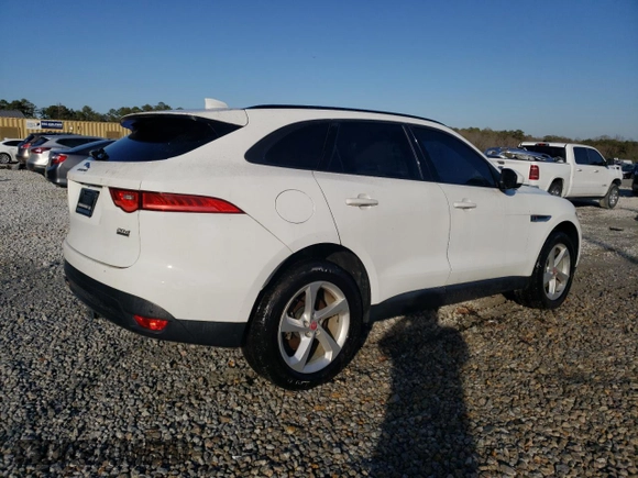 2017 Jaguar F-Pace 20d Premium with VIN SADCJ2BN2HA084928, listed as a Copart auction lot 42312535 with 105,047 mi miles and Clean Title. Bid and sale history available at DreamBid. Image 3.