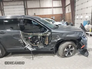 2023 Jeep Grand Cherokee with VIN 1C4RJYB6XPC664772, listed as a IAAI auction lot 41913782 with 41,872 mi miles and . Bid and sale history available at DreamBid. Image 6.