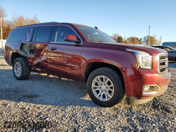 2017 GMC Yukon XL SLT z VIN 1GKS1GKC6HR304645, wystawiony jako Copart lot #83831654 z przebiegiem 137 035 mil mil oraz Szkoda całkowita • Salvage title. Historia ofert i sprzedaży dostępna na DreamBid. Obrazek 4.