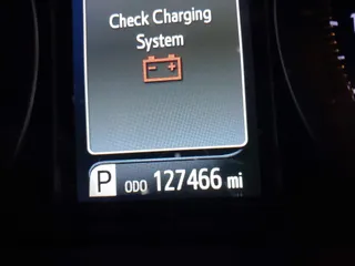 2019 Toyota Sienna XLE Auto Access Seat with VIN 5TDYZ3DC9KS011402, listed as a IAAI auction lot 41597111 with 127,466 mi miles. Bid and sale history available at carsss.com. Image 15.