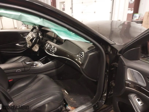 2015 Mercedes-Benz S-Class S 550 with VIN WDDUG8FB9FA070884, listed as a IAAI auction lot 41699431 with 154,273 mi miles. Bid and sale history available at carsss.com. Image 5.