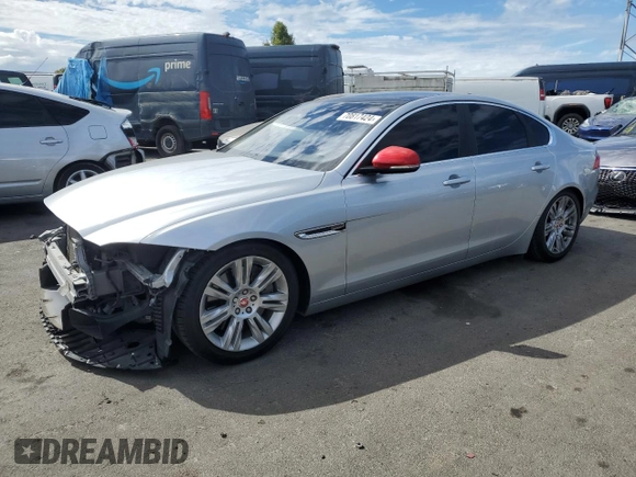 2017 Jaguar XF 35t Premium with VIN SAJBD4BV7HCY39149, listed as a Copart auction lot 70817424 with 89,567 mi miles and Salvage Title. Bid and sale history available at carsss.com. Image 1.