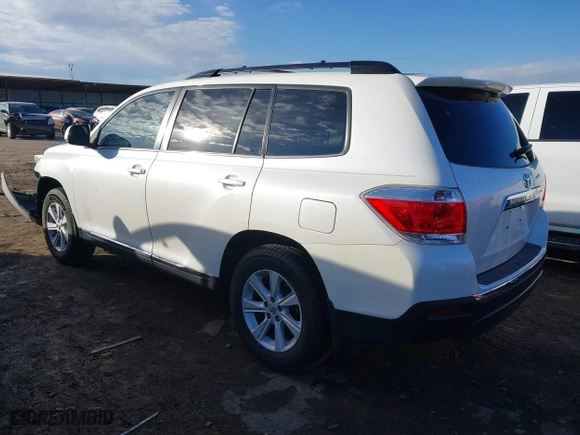 2013 Toyota Highlander with VIN 5TDZK3EH7DS127199, listed as a IAAI auction lot 41659716 with 169,873 mi miles. Bid and sale history available at carsss.com. Image 3.