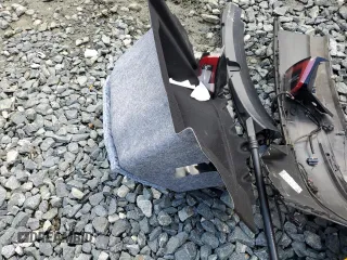 2022 Tesla Model 3 z VIN 5YJ3E1EA7NF185338, wystawiony jako Copart lot #57221875 z przebiegiem 134 215 mil mil oraz Szkoda całkowita • Salvage title. Historia ofert i sprzedaży dostępna na DreamBid. Obrazek 12.