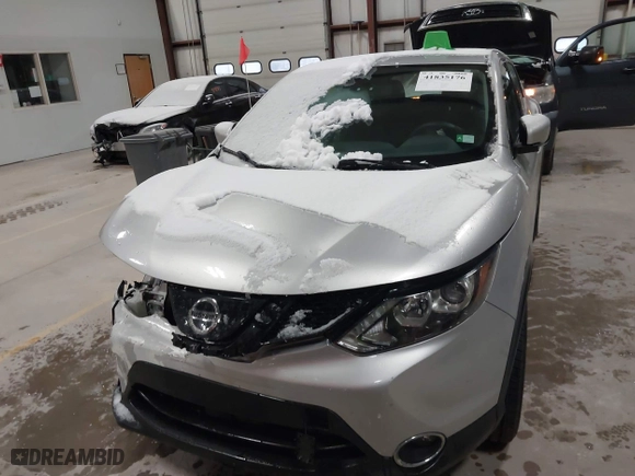 2018 Nissan Rogue Sport SV with VIN JN1BJ1CR7JW258538, listed as a IAAI auction lot 41835176 with 121,094 mi miles. Bid and sale history available at carsss.com. Image 12.