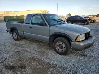 2001 GMC Sonoma SLS w/1SG Pkg with VIN 1GTCS19W518202453, listed as a Copart auction lot 88853845 with 196,589 mi miles and Salvage Title. Bid and sale history available at carsss.com. Image 4.