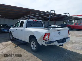2018 Ram 1500 Tradesman z VIN 1C6RR6FG3JS341748, wystawiony jako IAAI lot #41764375 z przebiegiem 181 986 mil mil oraz . Historia ofert i sprzedaży dostępna na DreamBid. Obrazek 6.