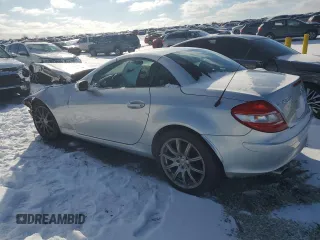 2005 Mercedes-Benz SLK 230/320 z VIN WDBWK56F15F046744, wystawiony jako Copart lot #44505245 z przebiegiem Nie podano mil oraz Szkoda całkowita • Salvage title. Historia ofert i sprzedaży dostępna na DreamBid. Obrazek 2.