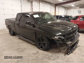 2018 Ram 1500 Sport z VIN 1C6RR7UT7JS292494, wystawiony jako IAAI lot #41643693 z przebiegiem 83 943 mil mil oraz . Historia ofert i sprzedaży dostępna na DreamBid. Obrazek 1.