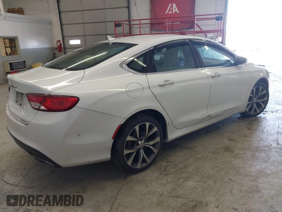 2015 Chrysler 200 C z VIN 1C3CCCEG9FN573670, wystawiony jako IAAI lot #41918086 z przebiegiem 260 656 mil mil oraz . Historia ofert i sprzedaży dostępna na DreamBid. Obrazek 4.