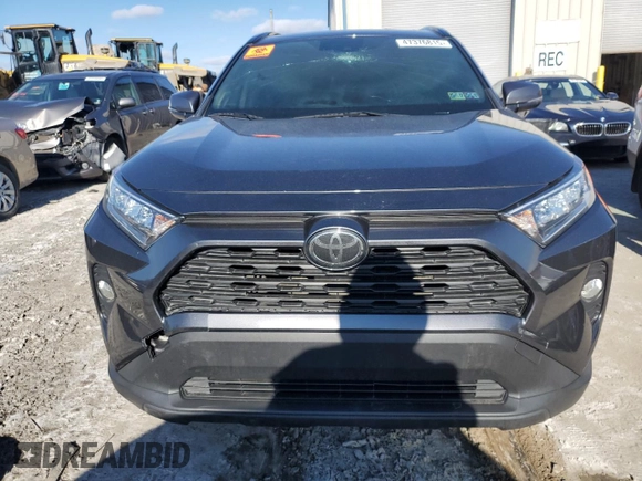 2019 Toyota RAV4 XLE Premium with VIN JTMA1RFV7KD028589, listed as a Copart auction lot 47376815 with 0 mi miles and Salvage Title. Bid and sale history available at carsss.com. Image 5.
