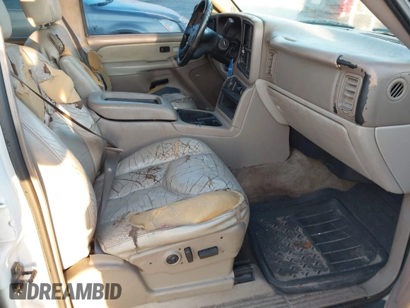 2003 GMC Yukon SLT with VIN 1GKEC13Z43J102238, listed as a IAAI auction lot 41618837 with 371,562 mi miles. Bid and sale history available at carsss.com. Image 5.