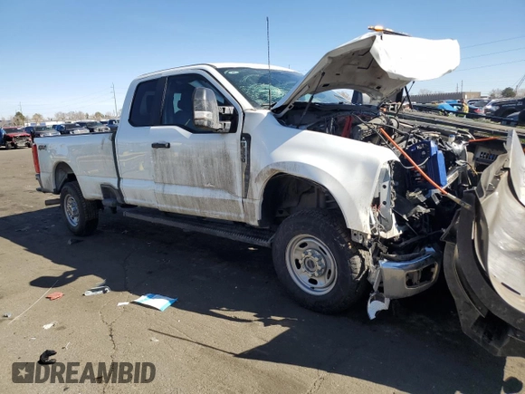 2023 Ford F-350 z VIN 1FT8X3BA4PEC82078, wystawiony jako Copart lot #46542345 z przebiegiem Nie podano mil oraz Szkoda całkowita • Salvage title. Historia ofert i sprzedaży dostępna na DreamBid. Obrazek 4.